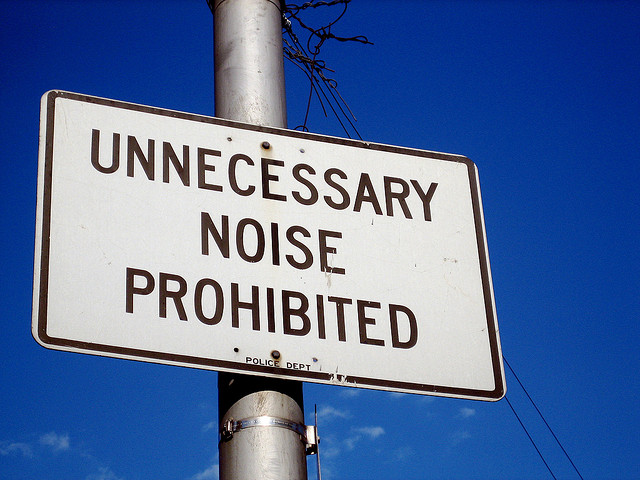 Road sign: Unnecessary noise prohibited